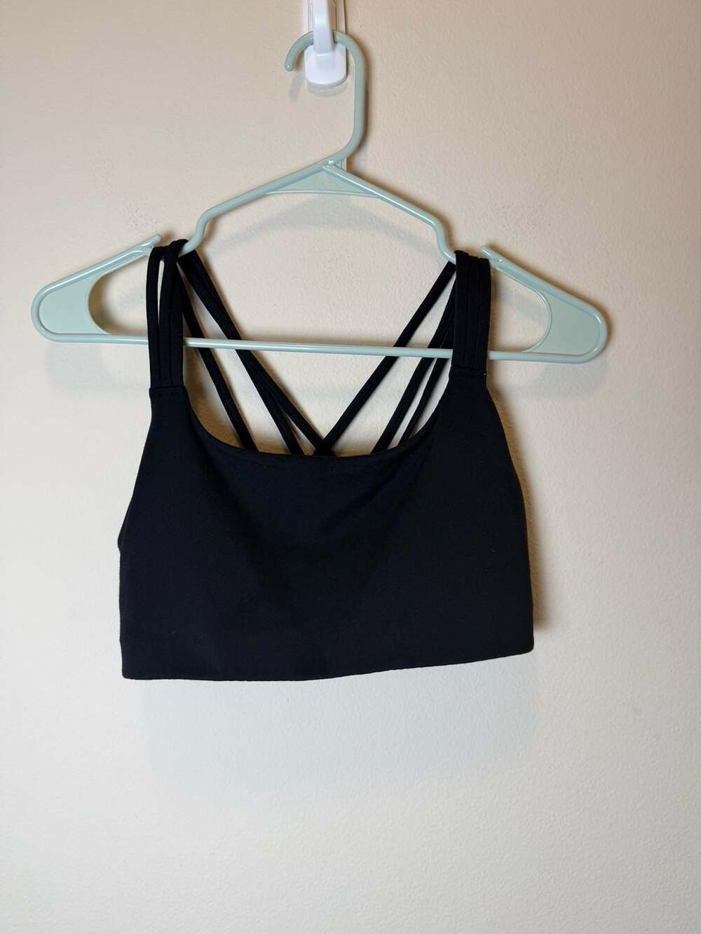 Athleta Strappy Back Sports Bra Size S Black